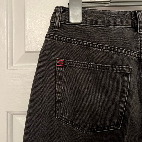 Boack mom jeans from urban outfiters - Picture 3 of 5